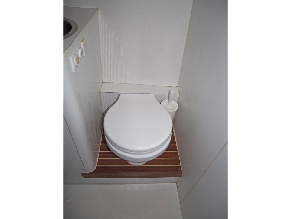 Aft cabin, Accommodation